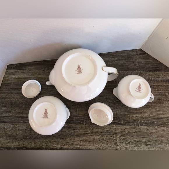 1979 Royal Doulton Harrow Tea Set - Picture 3 of 10